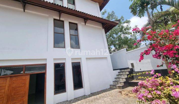 Vila furnished 3 lantai ungasan kuta selatan Bali 1