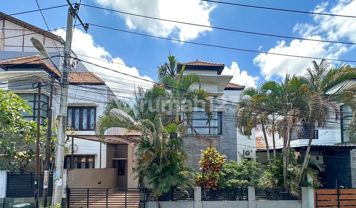 Rumah 2 Lantai Lingkungan Aman dan Nyaman Kerobokan Bali 1