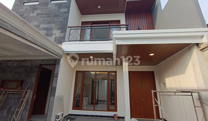 Rumah 2 Lantai Lokasi Tenang dan Nyaman Denpasar Barat Bali 1