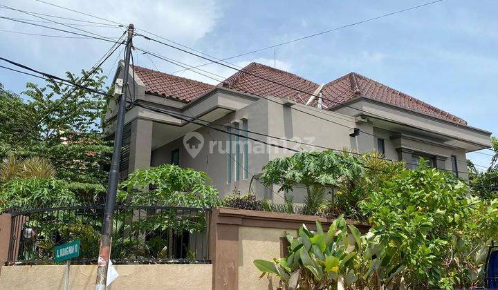 Well Maintained 2 Storey Semi Furnished House Muding Kerobokan Bali 1