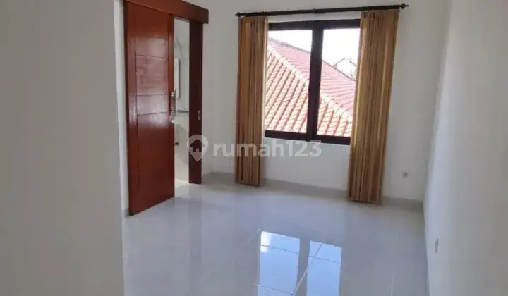 Rumah 2 Lantai Semi Furnished Tenang Dan Aman Renon Denpasar Bali 2