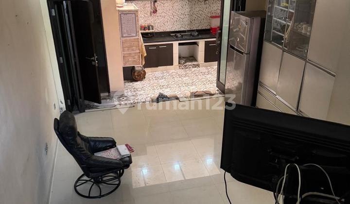 Two-Story House Near Living World Mall Denpasar Bali 2