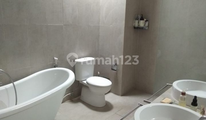 Rumah 3 Lantai Setiabudi Area Minim Renov 2