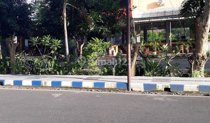 Rumah penginapan atau gues house