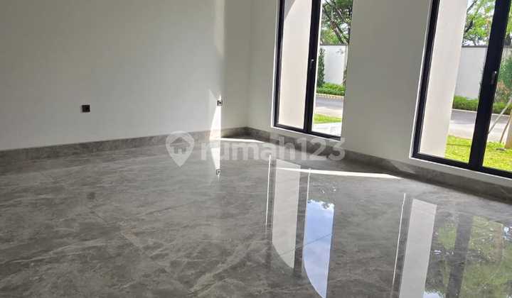 For Sale House Strategic Location in Alam Sutera 2