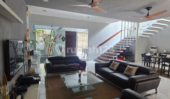 House for Sale, Ready to Occupy in Taman Gandaria