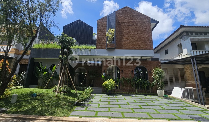 For Sale Modern Industrial Brand New House in The Green, BSD City 2