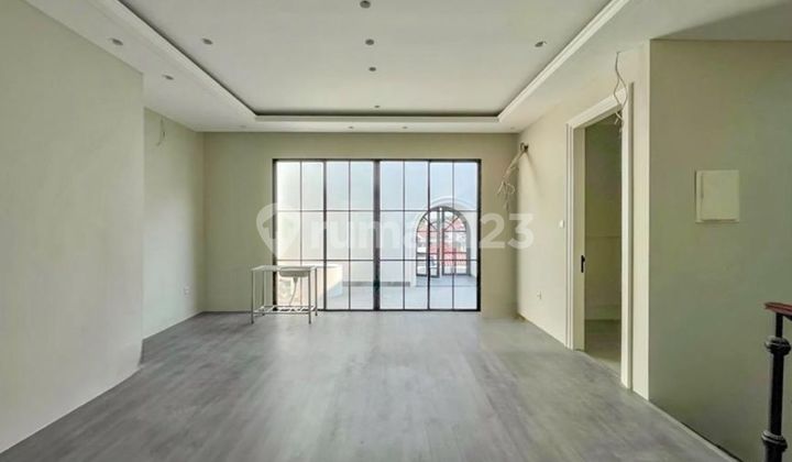 Luxurious and Beautiful House in Permata Buana, West Jakarta 2