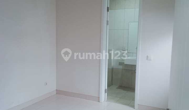 Rbk, Dijual Rumah Siap Huni di Bsd Eminent - Cluster Vivacia