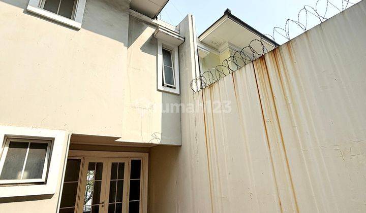 Rumah 3 Lantai Di Cluster Olivia, Cluster Favorit 2