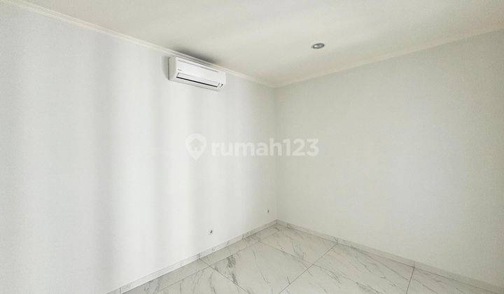 Rumah 3 Lantai Baru Semi Furnished di Sutera Winona, Tangerang 2