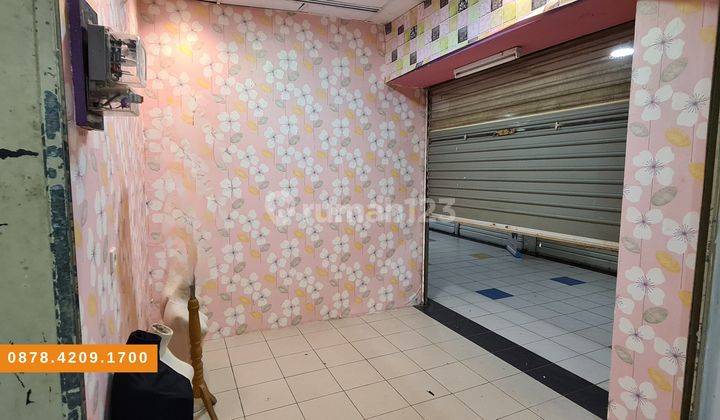 Ruang Usaha Atau Kios Hoek Siap Usaha di Mall Mega Bekasi  1