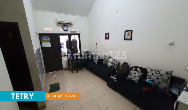 ruang tamu cluster acacia, harapan mulya regency.