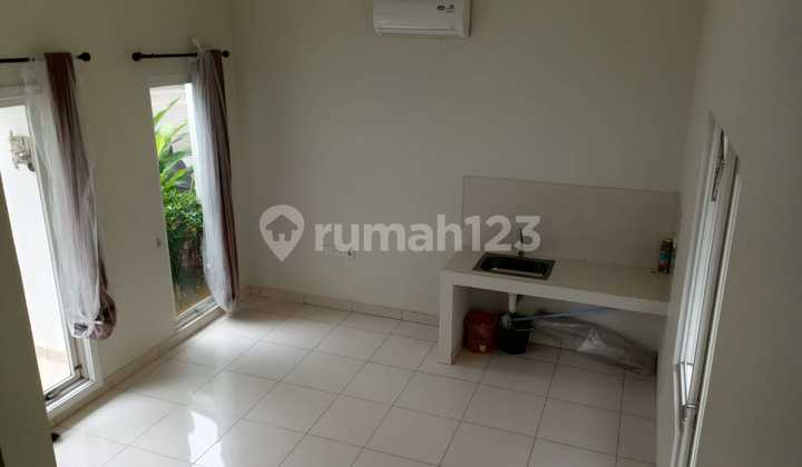 Cluster Advani. 2-Story House Ready to Occupancy Near Summarecon Villagio Outlet. 2