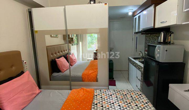 Apt Studio Full Furnished Hadap Kolam Di The Springlake, Summarecon Bekasi