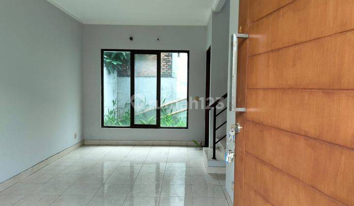 Cluster Premier Savanna, Vida, Bekasi Timur. Rumah 2 lt siap huni. 2
