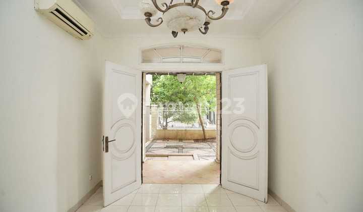 Strategis Siap Huni Rumah 2 lt Cluster Taman Puspa, Harapan Indah 2