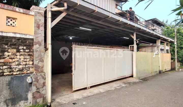 Rawa Semut, Jatiasih. A two-story warehouse workshop with an office. Rawa Semut, Jatiasih. A two-story warehouse workshop with an office.