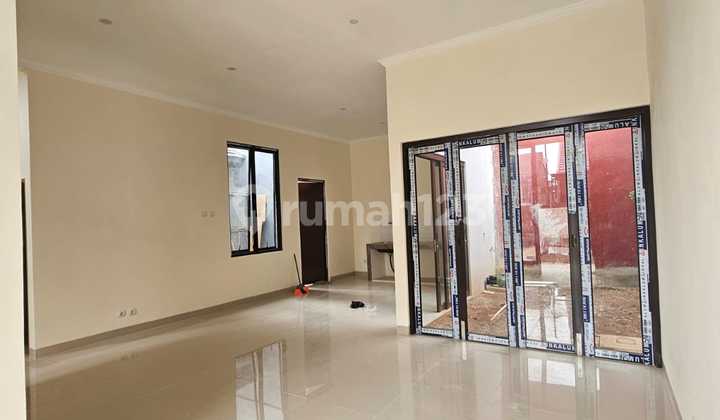 Bintang Metropole. Dekat Summarecon Bekasi. Rumah 2 lt siap huni. 2