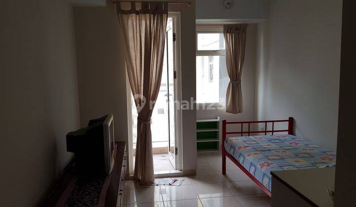 The Springlake, Summarecon Bekasi. Apt studio hdp kolam semifurnished siap huni. 2