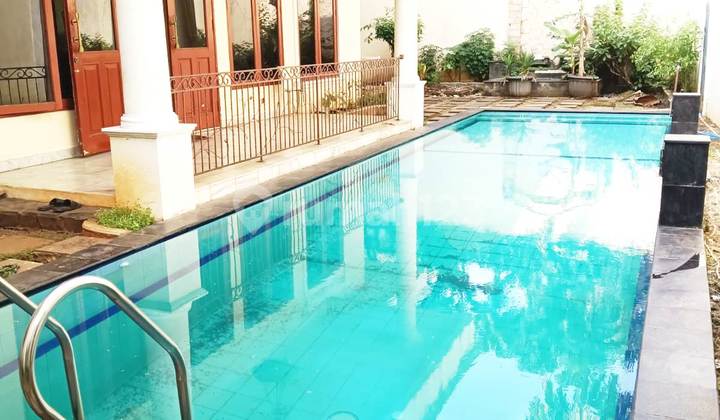 Rumah dengan Swimming Pool Lokasi Strategis Dekat MRT Fatmawati dan Citos Rumah dengan Swimming Pool Lokasi Strategis Dekat MRT Fatmawati dan Citos