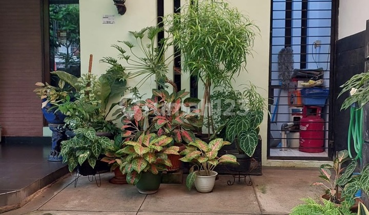 Nice House in Strategic Housing near MRT Lebak Bulus (YU) 2