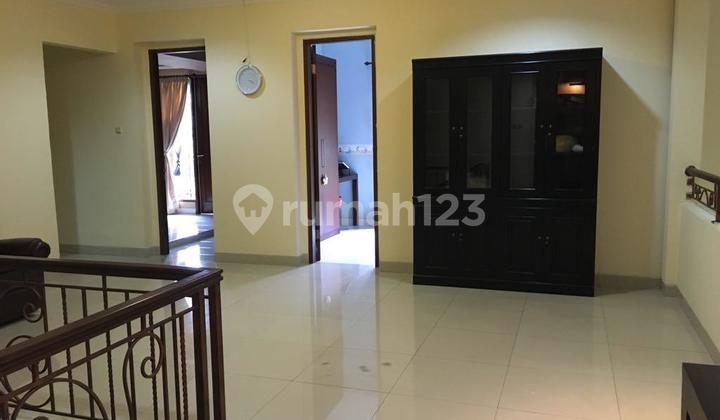 Rumah Bagus 2 Lantai dalam Perumahan Strategis di Bintaro (WW) 2