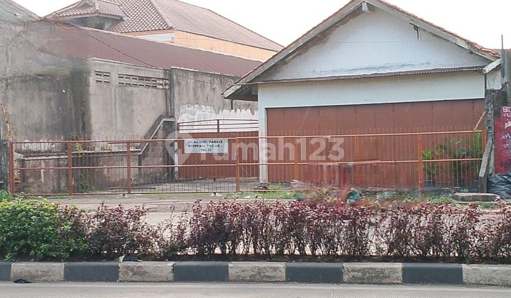 Shop Commercial Space Strategic Location on the Side of Pamulang Main Road Shop Commercial Space Strategic Location on the Side of Pamulang Main Road