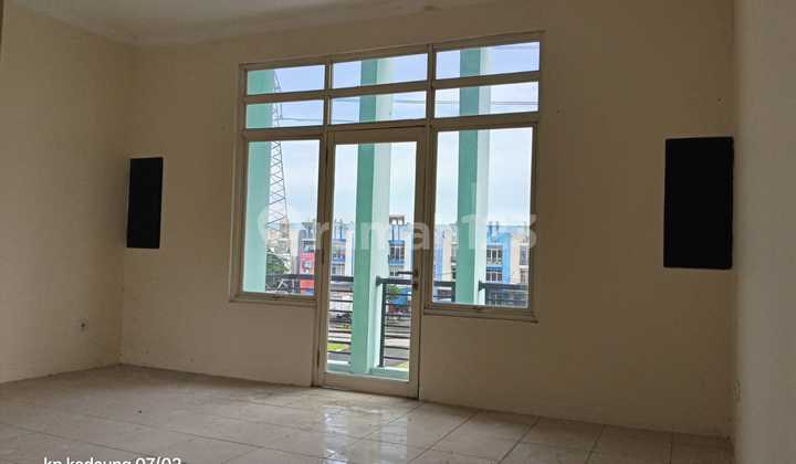 Di Sewakan Ruko Symphoni 3 Lantai Harapan Indah Bekasi Barat