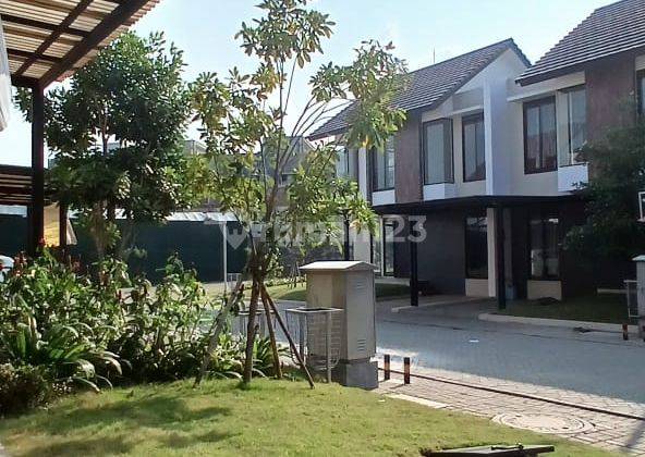 Rumah Minimalis Modern 2 Lantai Di Kota Baru Parahyangan Bandung 1