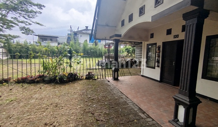 Turun Harga Rumah Asri Halaman Luas Mainroad di Dekat Pusat Pariwisata Lembang (Taman Begonia dan The Lodgemaribaya)