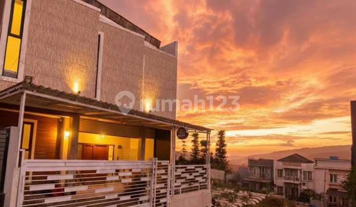 Rumah Lux Berkonsep Vila Asri Sejuk View Gunung dan Citylight di Cisarua Parongpong Lembang(Dekat Lembang Park And Zoo)