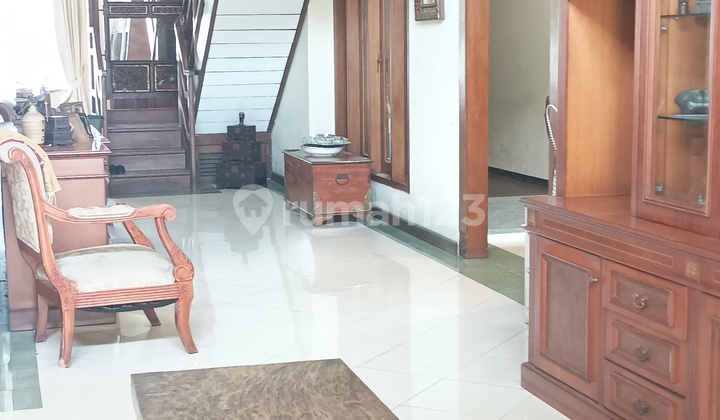 Asri House in Lebak Lestari Complex, Lebak Bulus, South Jakarta Asri House in Lebak Lestari Complex, Lebak Bulus, South Jakarta