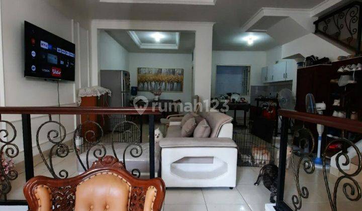 RUMAH 3 LANTAI BAGUS DIJUAL LINGKUNGAN NYAMAN AMAN GADING DI GADING GRANDE 2