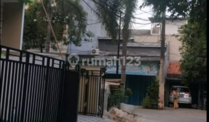 BRAND NEW HOUSE IN CUSTOMS COMPLEX KELAPA GADING 2