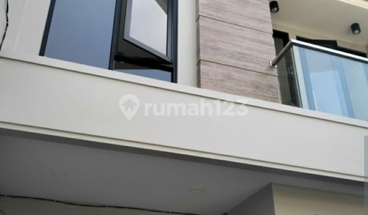 RUMAH BRAND NEW 3.5 LANTAI