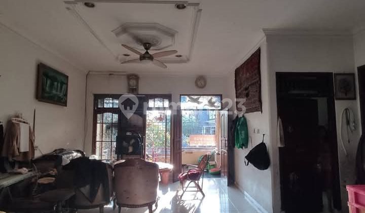 Spacious 228m² 9BR House in Kebayoran Baru, South Jakarta 2