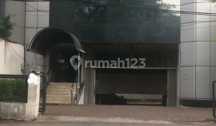 Rent a Building on the Side of Johar Baru Road in Central Jakarta