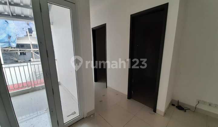 Dijual Rumah siap huni 2Lt 7x22m Di Cluster Palm Spring JGC 2