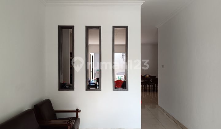 Rumah 2lantai Perumahan Metland Depan Taman 2