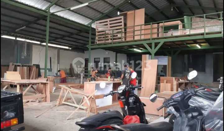 Gudang workshop aktif siap pakai, kontruksi besi terawat Cihanjuang Bandung barat 