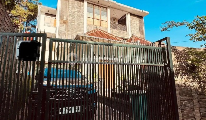 Dijual Rumah Lokasi Sangat strategis Jalan Setrasari Raya kota Bandung Dijual Rumah Lokasi Sangat strategis Jalan Setrasari Raya kota Bandung