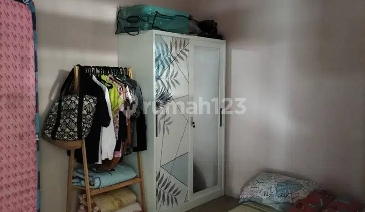 Rumah hoek di dalam komplek Cisasawi Cihanjuang  dengan akses jalan yang mudah 2