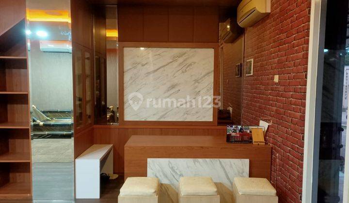 Dijual Cepat Ruko 2 Lantai Fully Furnished cocok untuk kantor (Interior dan furniture bagus) 90 m Bagus Ruko 2