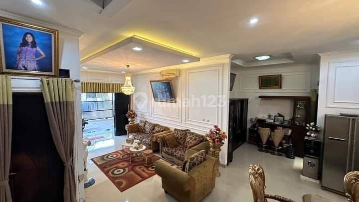 Dijual Cepat Rumah 2 Lantai Modern Minimalis Kondisi Lux Semi Furnished Shm 2