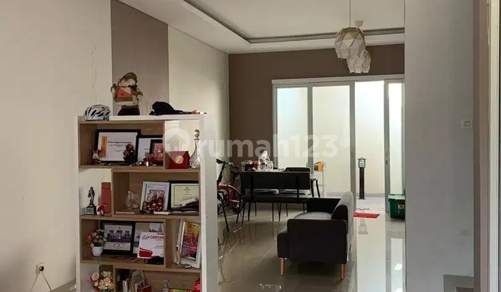 Rumah Rapi Sudah Renov di Cluster Adara Harapan Indah Rumah Rapi Sudah Renov di Cluster Adara Harapan Indah
