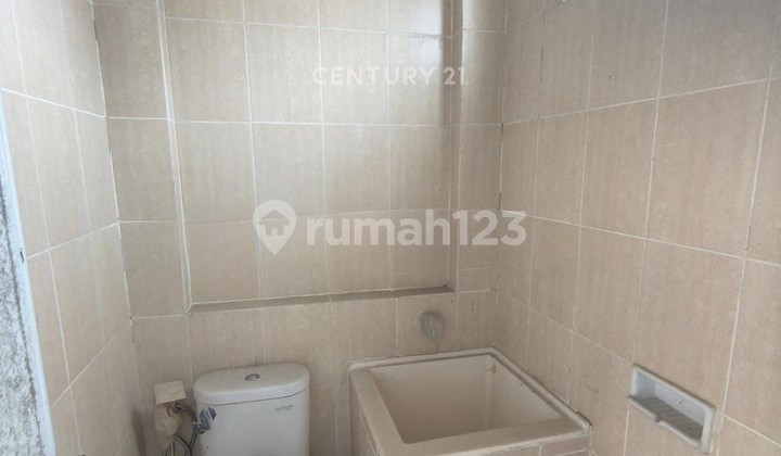 Ruko 3 Lantai Cocok untuk Ekspedisi Gudang di Harapan Indah