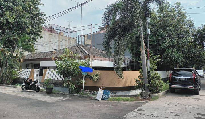 Rumah 427m², Pluit, dibawah 25jt per meter. Dekat Mal Emporium jalan lebar, hadap timur. 1