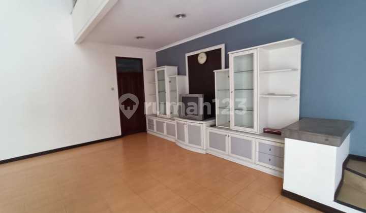 Modern semi-furnished comfortable house in Pasteur wing 2