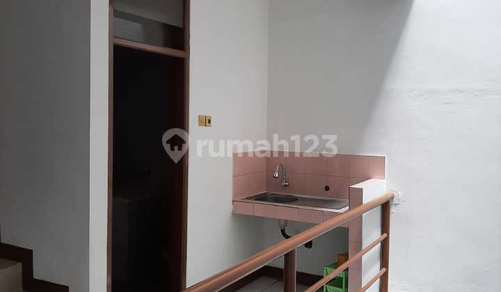 Strategically located 3.5-story shop house in Pajajaran wing 2